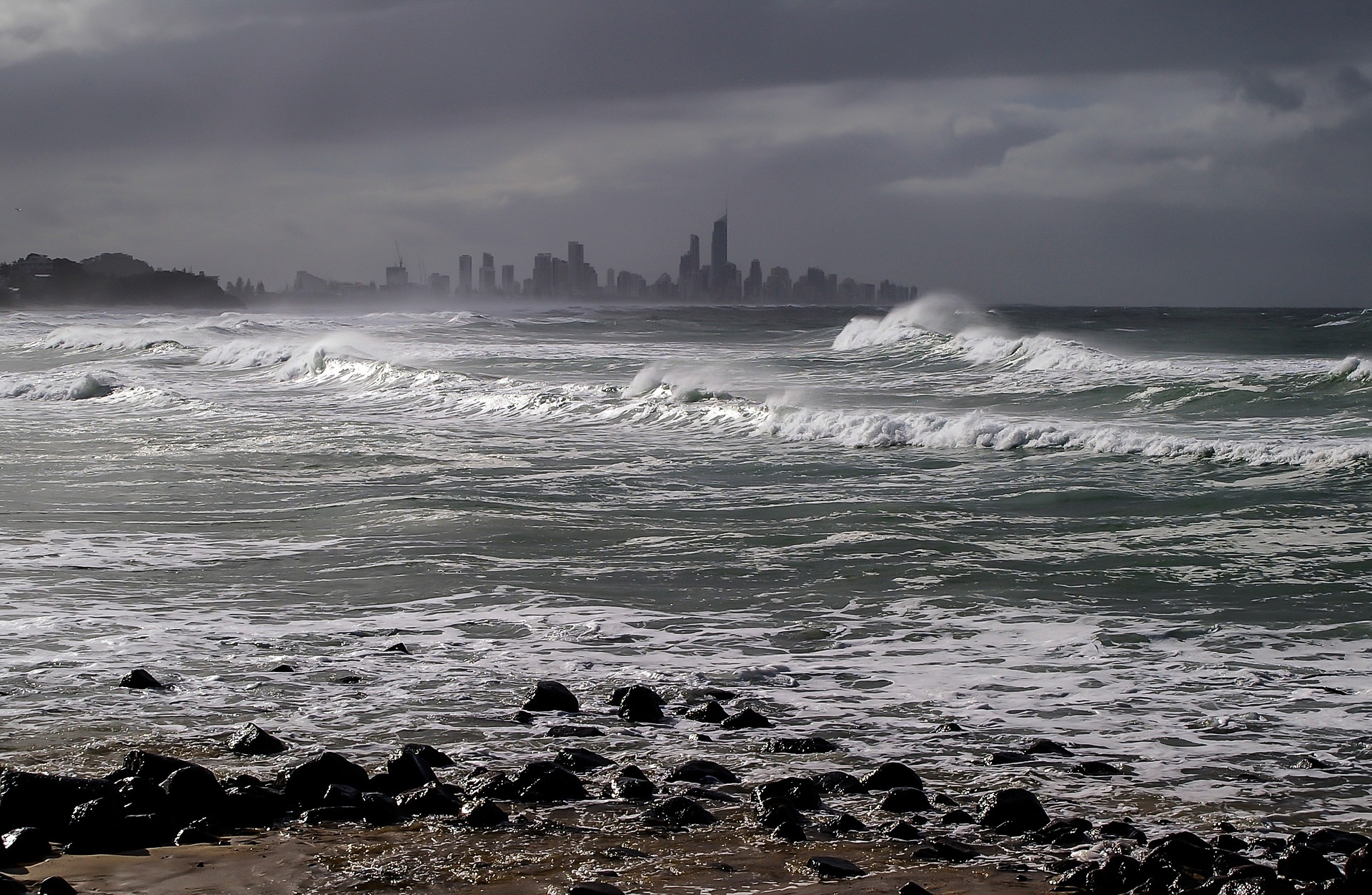 Storm-ved-kysten-1.jpg